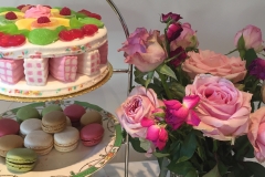 Cakes and roses